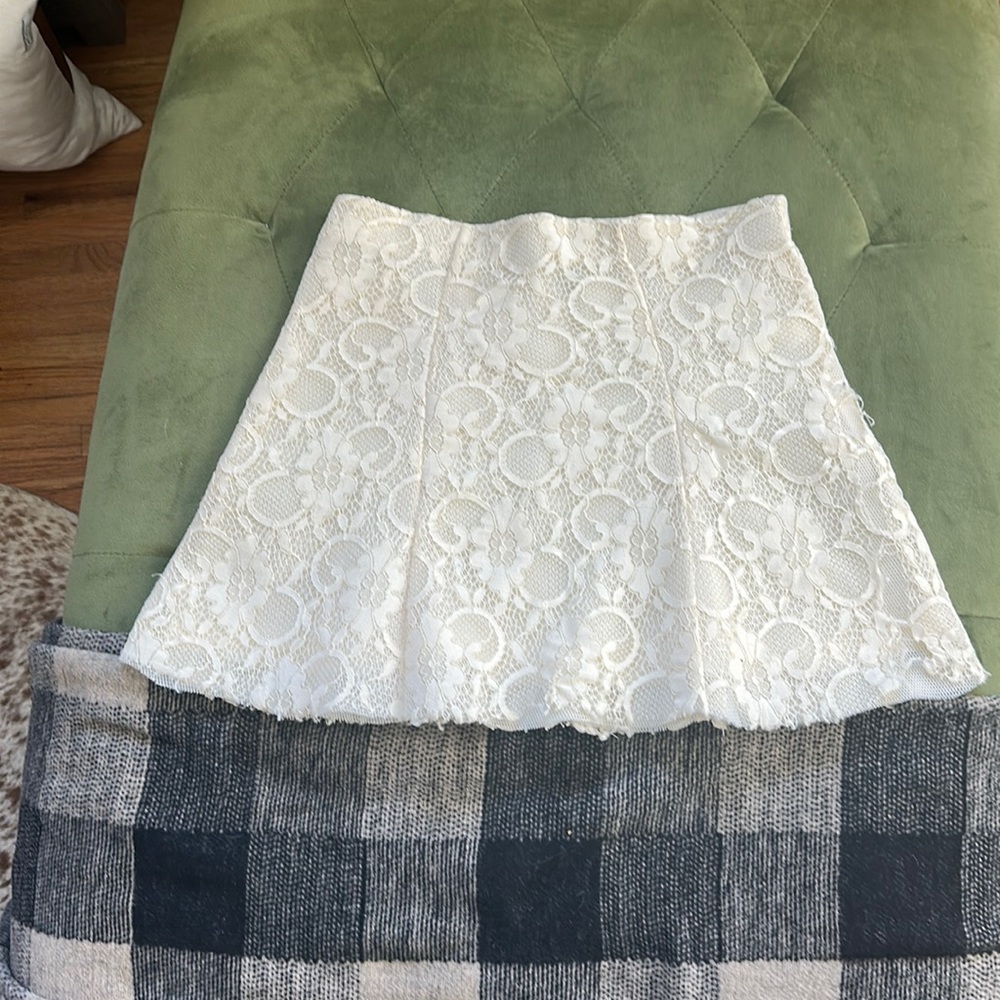 Lace mini skirt